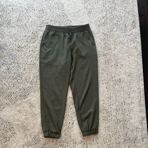 Women’s jogger pants